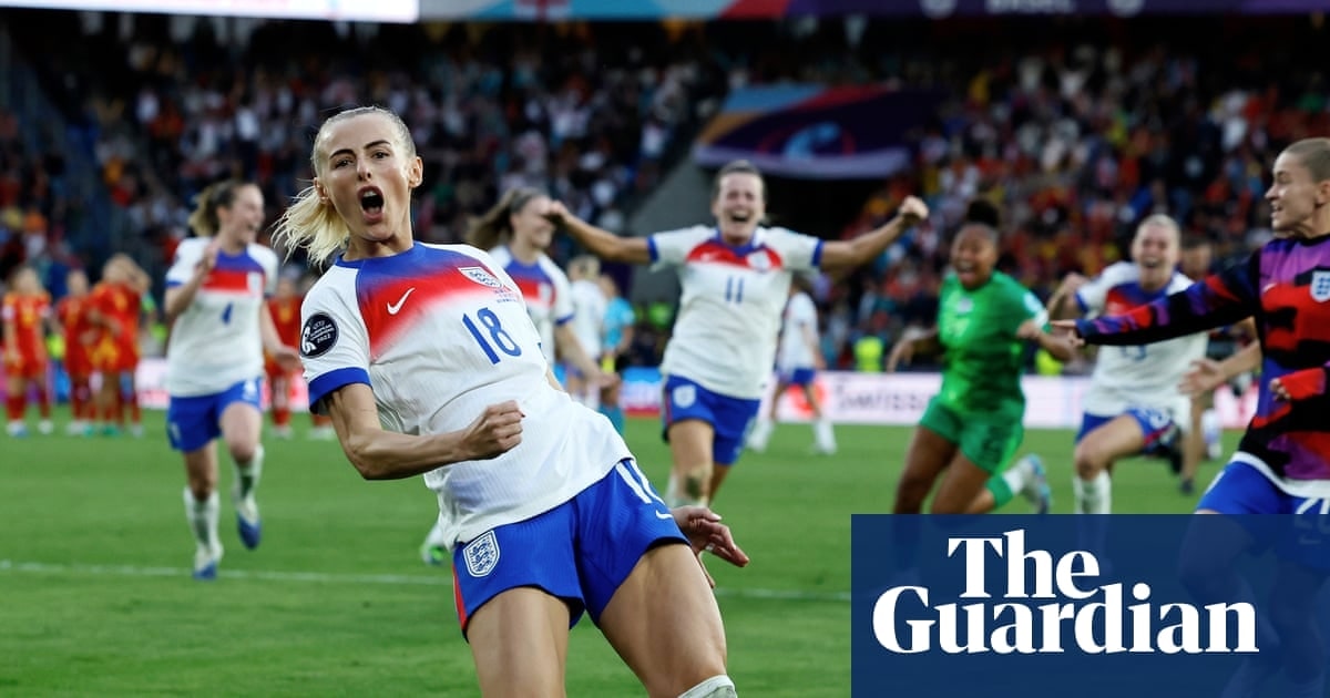 英格兰女子足球未来十年展望:参与度、投资与世界杯申办并进