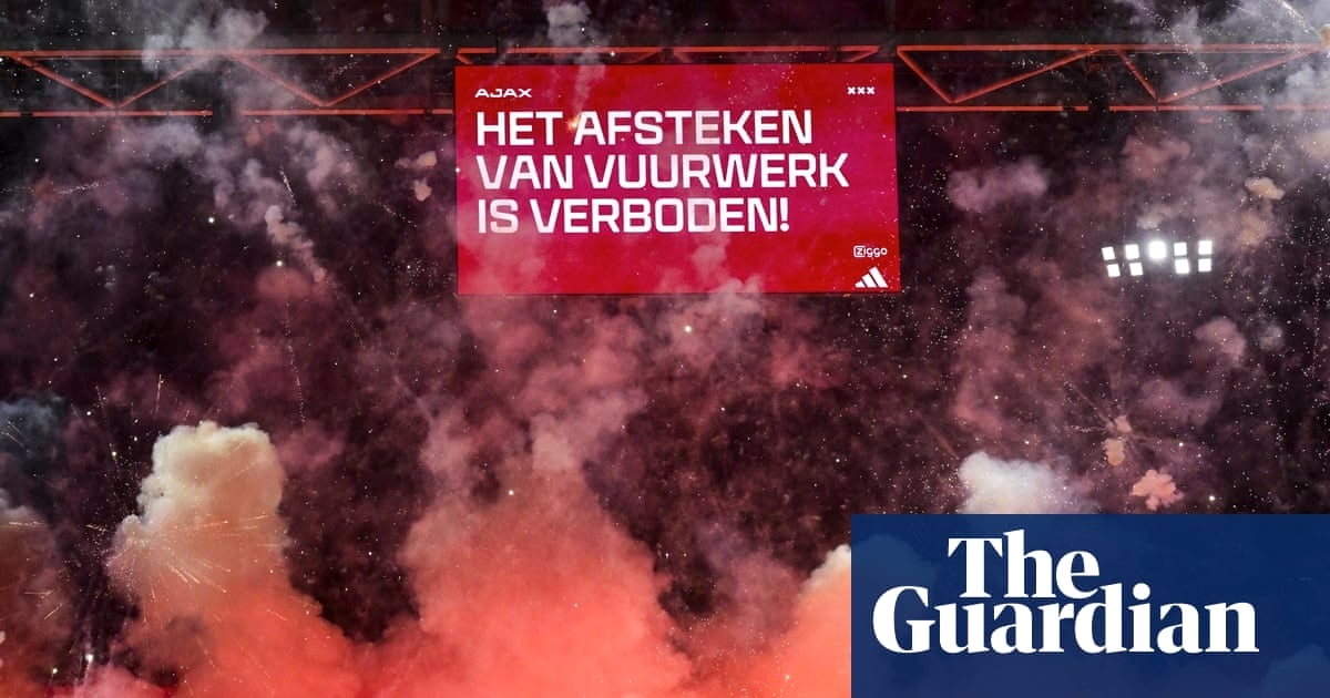 Ajax烟花事件致比赛弃赛,皇马客平赫罗纳;那不勒斯1-0罗马并列领跑